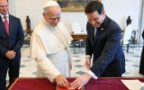 Mario Rubio e il Papa si scambiano doni simbolici in Vaticano: “Incontro amichevole e costruttivo”